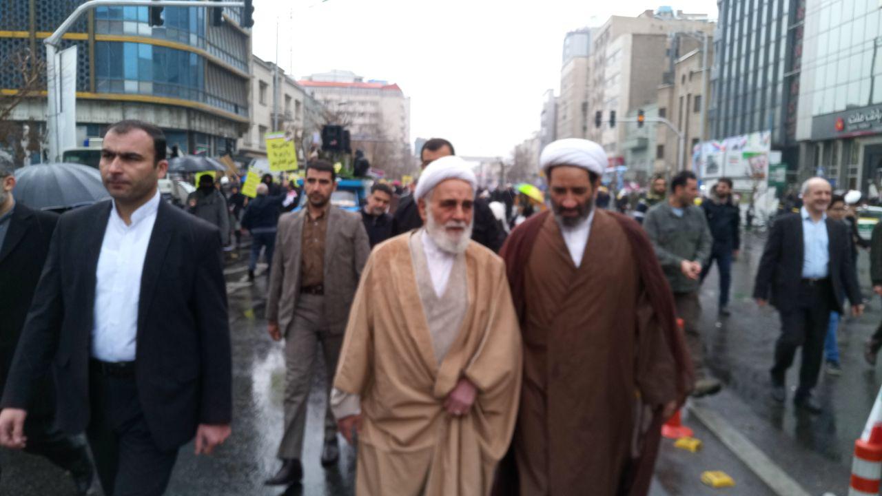 تصاویری از حضور چهره ها در راهپیمایی ۲۲ بهمن ۹۷ +تصاویر
