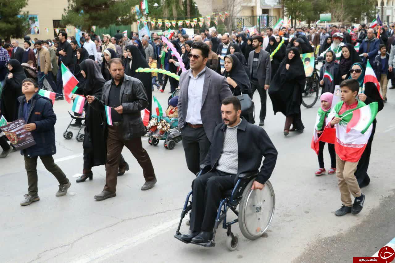حضور چشمگیر جامعه ورزش و جوانان کرمان در یوم الله ۲۲ بهمن