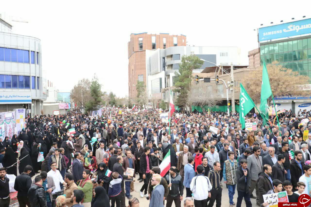 حضور چشمگیر جامعه ورزش و جوانان کرمان در یوم الله ۲۲ بهمن