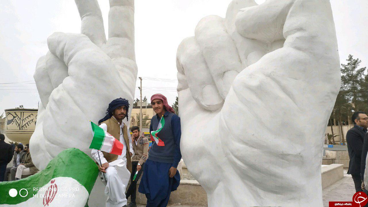 عکس&zwnj;ها و حاشیه&zwnj;های راهپیمایی ۲۲ بهمن ۹۷ در استان سیستان و بلوچستان