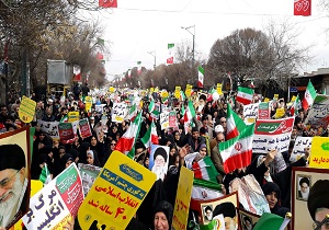 قرائت قطعنامه راهپیمایی ۲۲ بهمن در قزوین