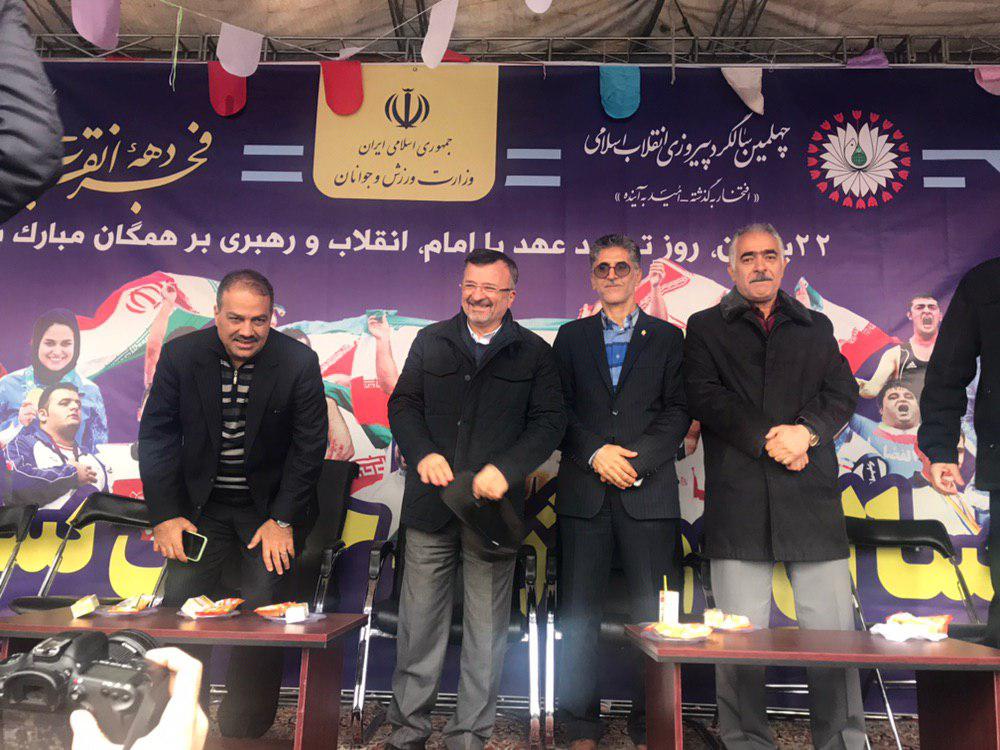 خروش انقلابی جامعه ورزش در راهپیمایی ۲۲ بهمن ماه