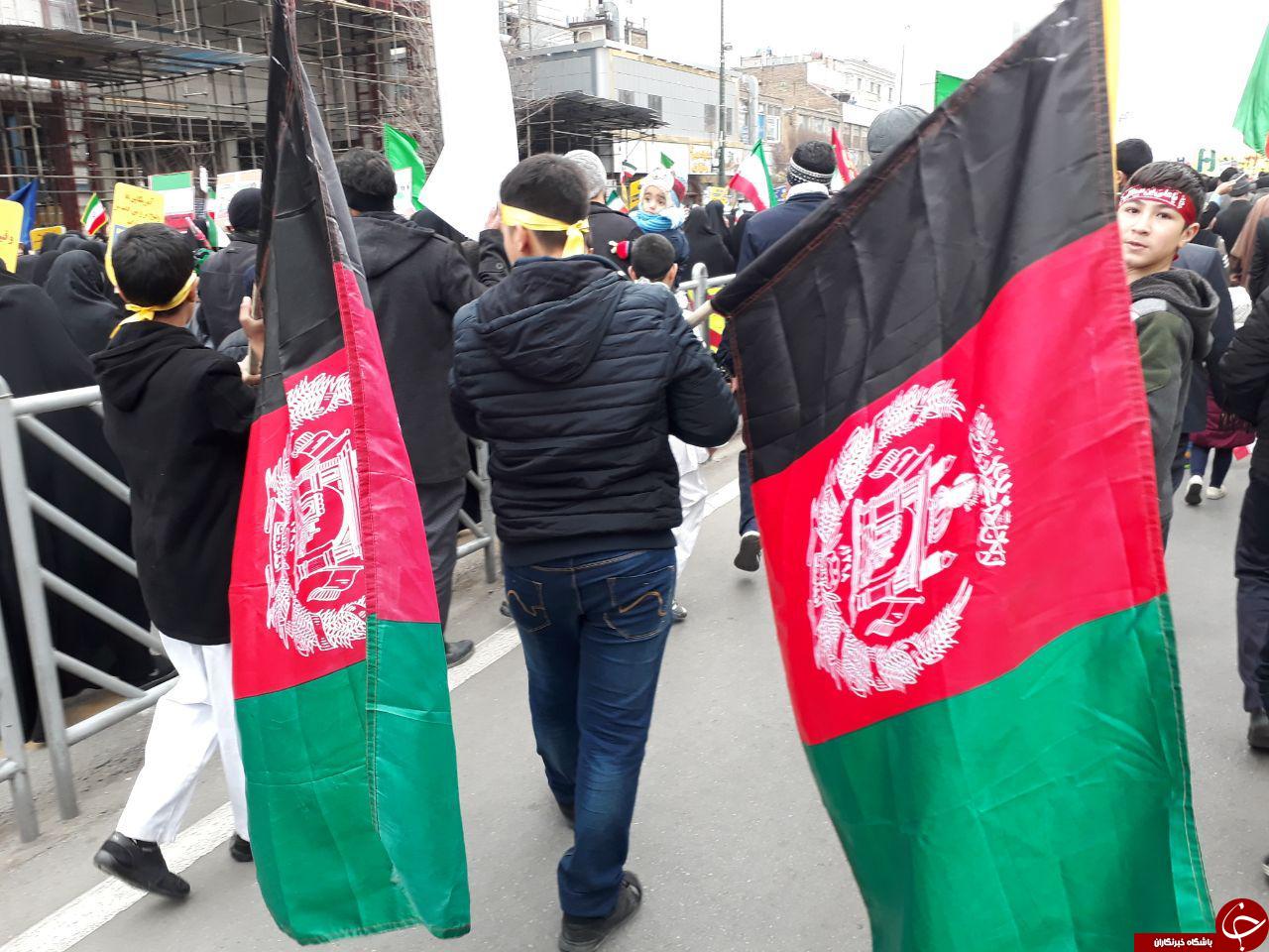 گزارش تصویری: مشارکت گسترده مهاجرین افغانستانی در جشن چهل سالگی انقلاب اسلامی