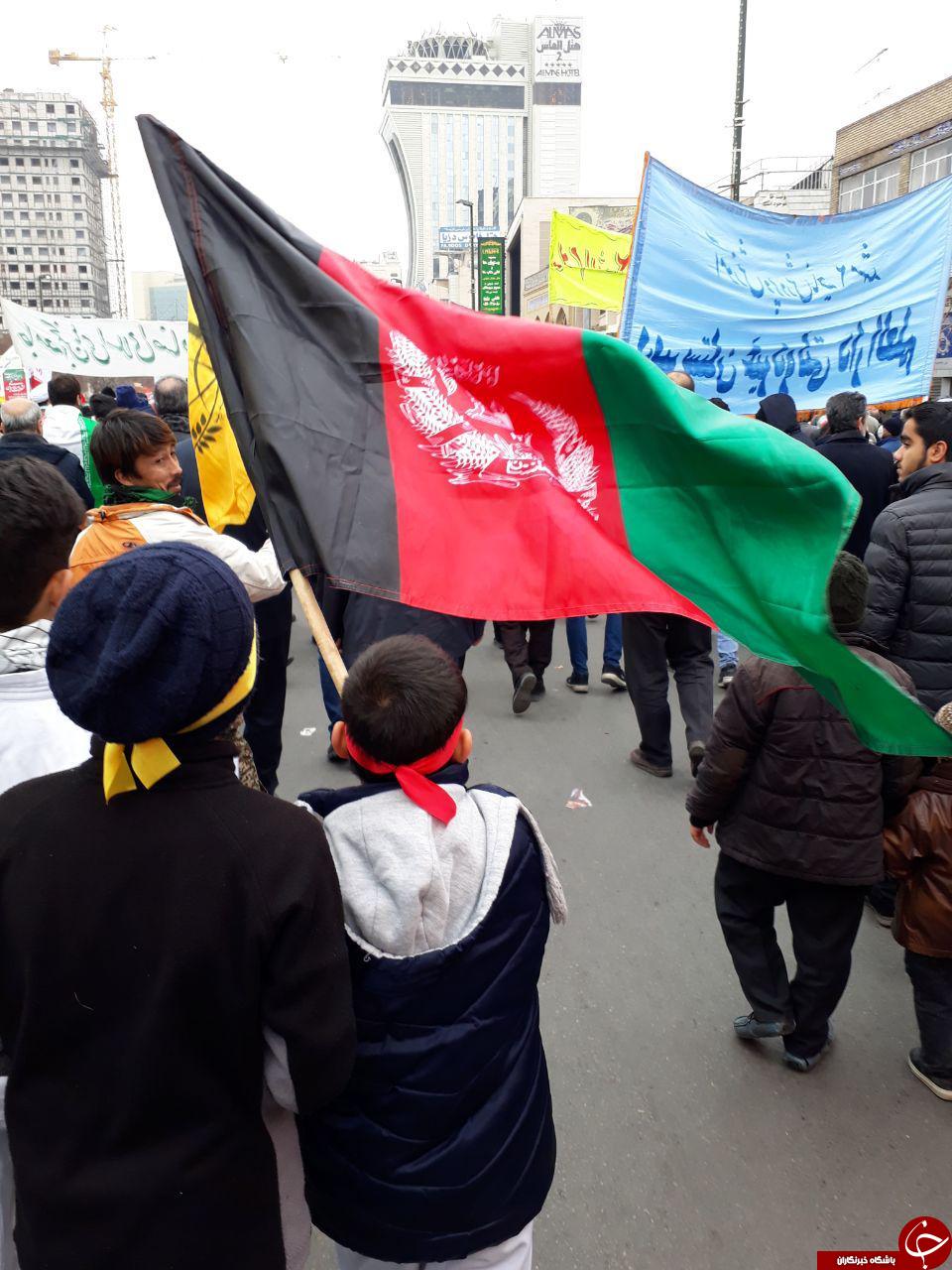 گزارش تصویری: مشارکت گسترده مهاجرین افغانستانی در جشن چهل سالگی انقلاب اسلامی