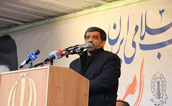 بزرگترین جهاد شما حضور شما در این راهپیمایی ها است/ تعلق این انقلاب به همه ی آحاد ملت