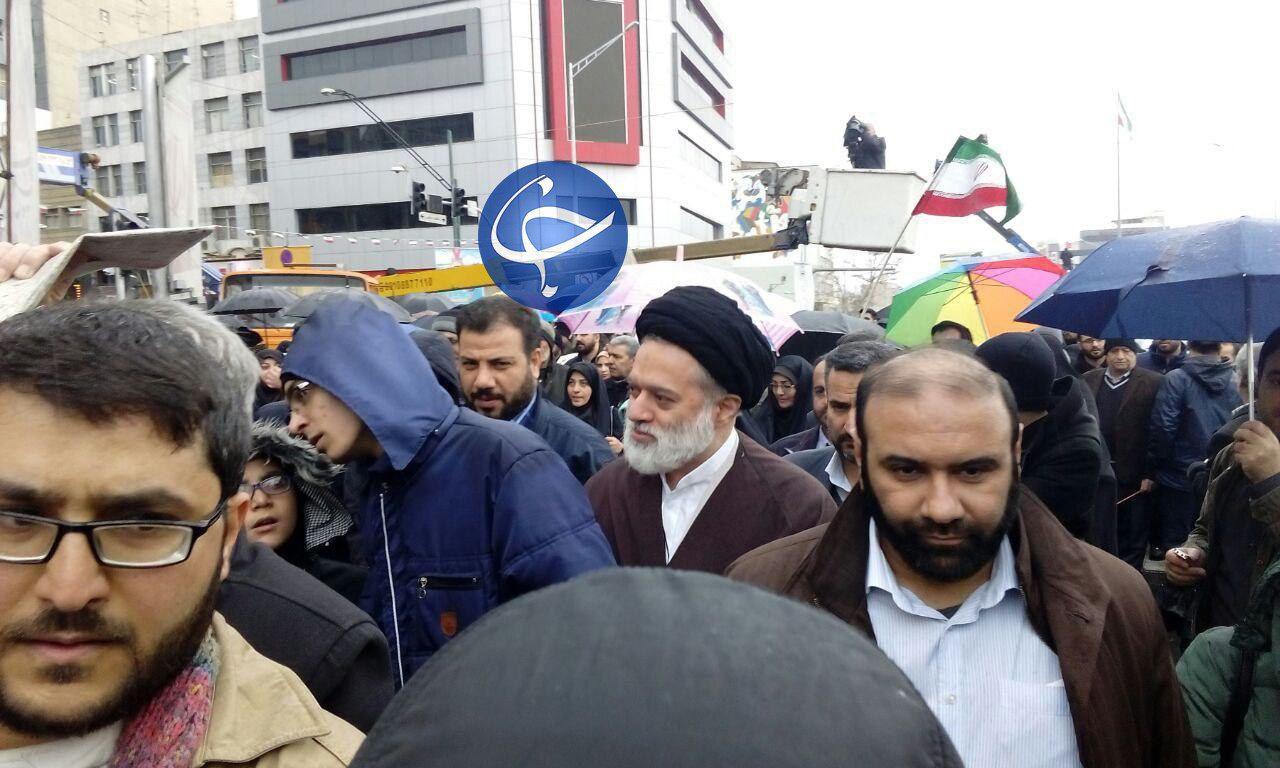 حضور فرزندان رهبر انقلاب در راهپیمایی ۲۲ بهمن +تصویر
