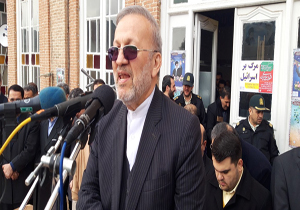آغاز سخنرانی منوچهر متکی در جمع راهپیمایان ارومیه