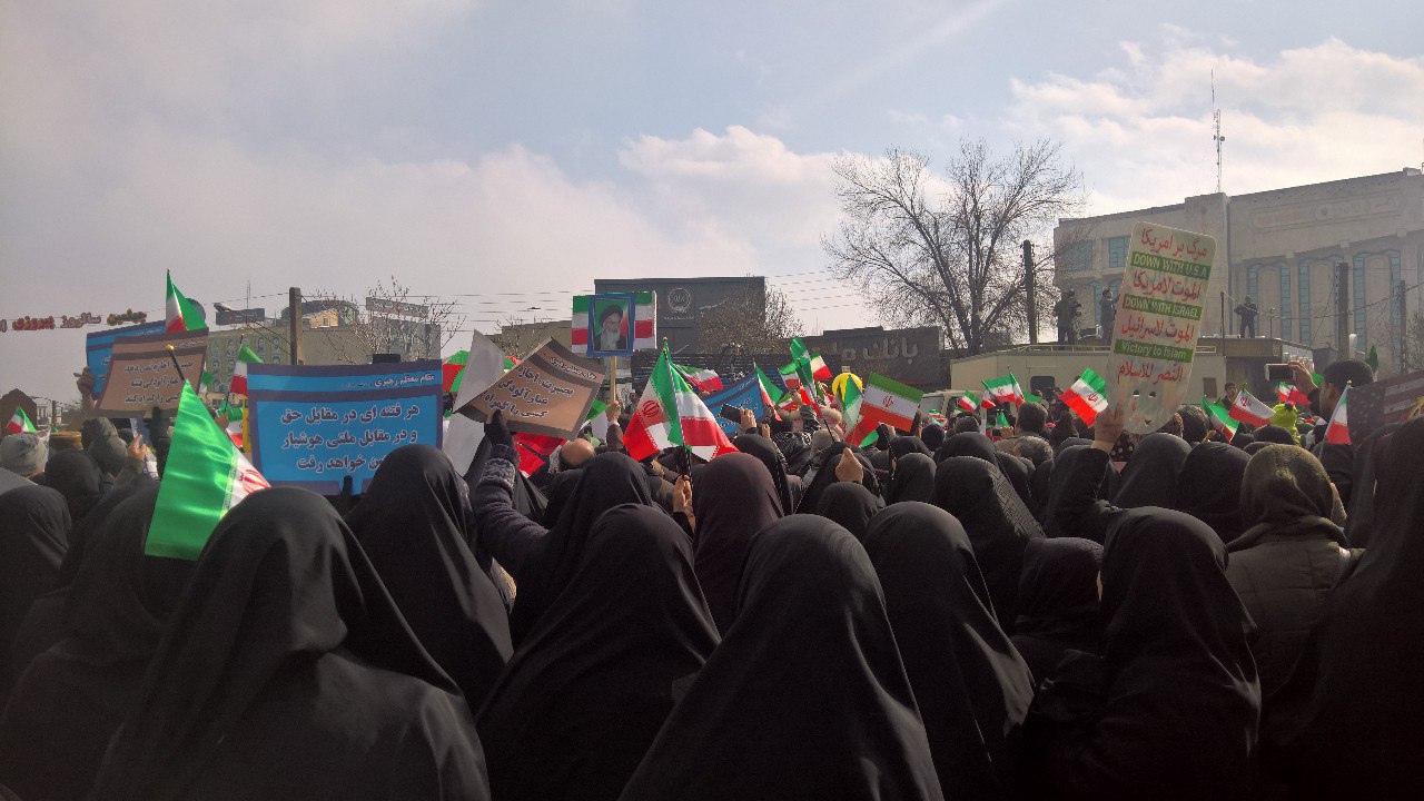 جلوه ایستادگی و وفاداری مردم استان مرکزی در راهپیمایی ۲۲ بهمن  + تصاویر۹۷