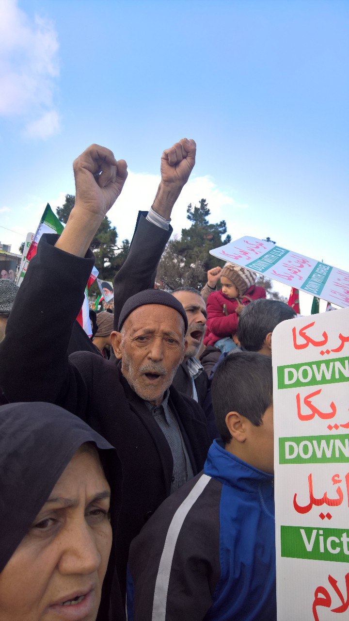 جلوه ایستادگی و وفاداری مردم استان مرکزی در راهپیمایی ۲۲ بهمن  + تصاویر۹۷