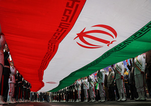 بازتاب راهپیمایی ۲۲ بهمن ۹۷| شینهوا: ایرانی‌ها در چهل سالگی انقلاب اسلامی شعار‌های ضدآمریکایی و ضداسرائیلی سر دادند