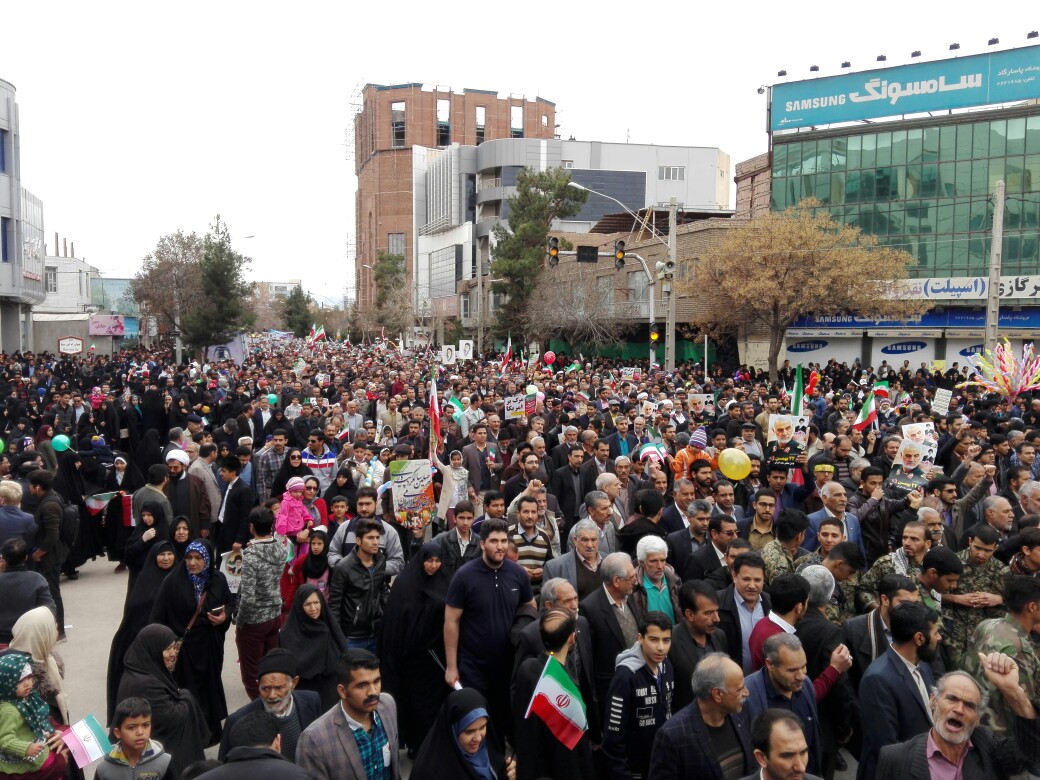 چهلمین بهار انقلاب در کرمان باشکوه وبا شعارمرگ برآمریکا آغاز شد