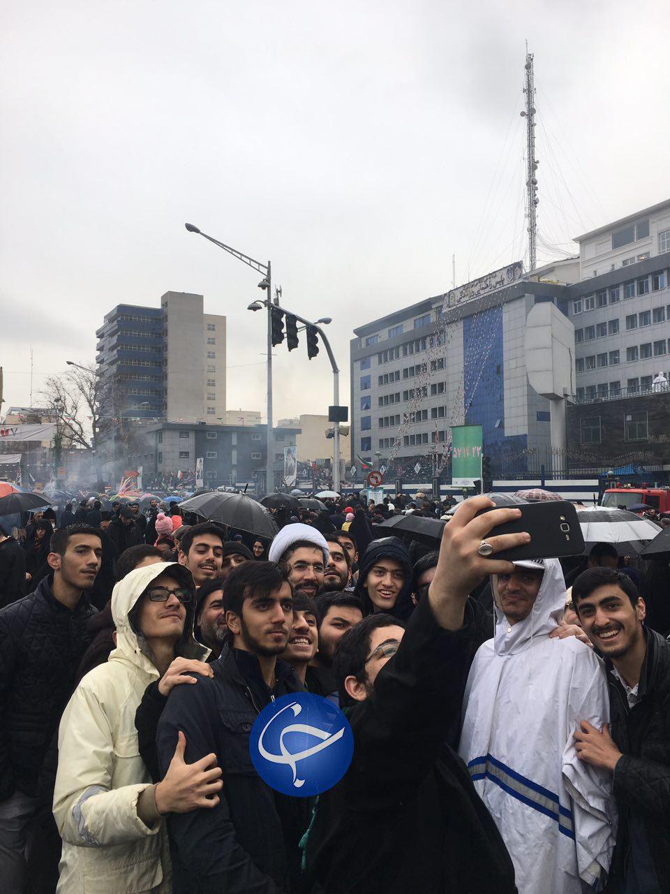 دشمنان هیچ زمانی نمی&zwnj;توانند مردم را از رهبری جدا کنند/ ملت ایران نشان دادند انقلاب اسلامی ارتباطی با مشکلات اقتصادی ندارد