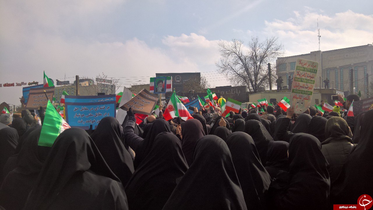 عکس&zwnj;ها و حاشیه&zwnj;های راهپیمایی ۲۲ بهمن ۹۷ در استان مرکزی