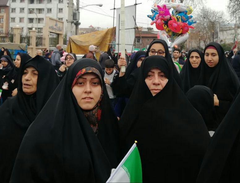 خواهر و خوهرزاده مسیح علی نژاد در راهپیمایی امروز +تصویر