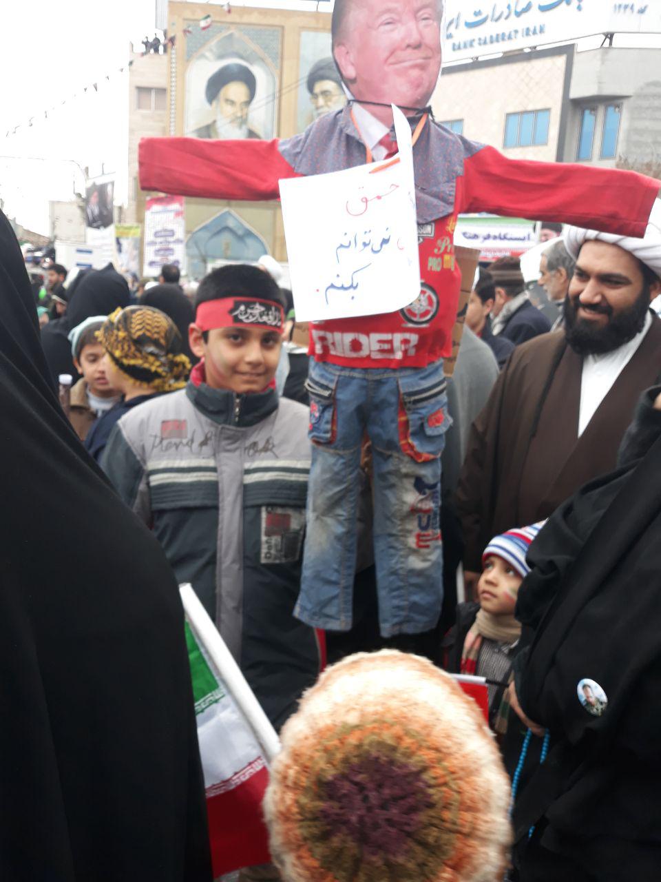 حضور فرزندان شهدای مدافع حرم در راهپیمایی ۲۲ بهمن +تصاویر حضور فرزندان شهدای مدافع حرم در راهپیمایی ۲۲ بهمن +تصاویر