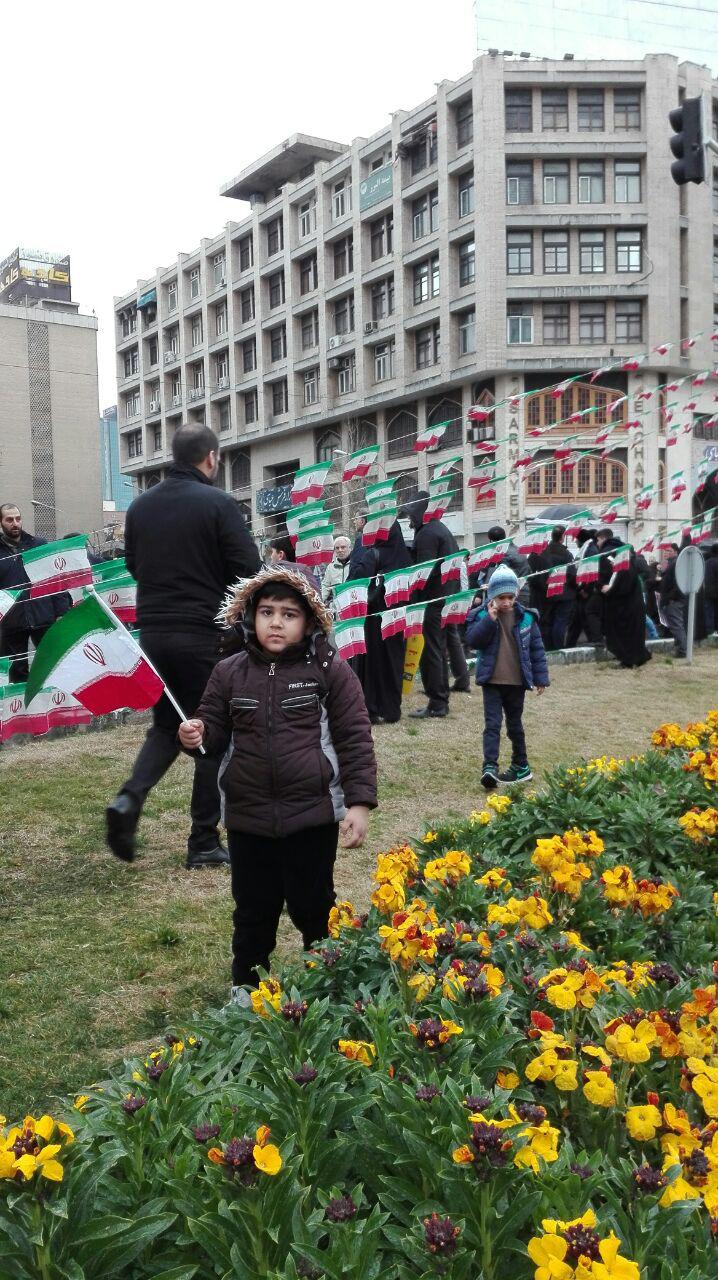 حضور فرزندان شهدای مدافع حرم در راهپیمایی ۲۲ بهمن +تصاویر حضور فرزندان شهدای مدافع حرم در راهپیمایی ۲۲ بهمن +تصاویر