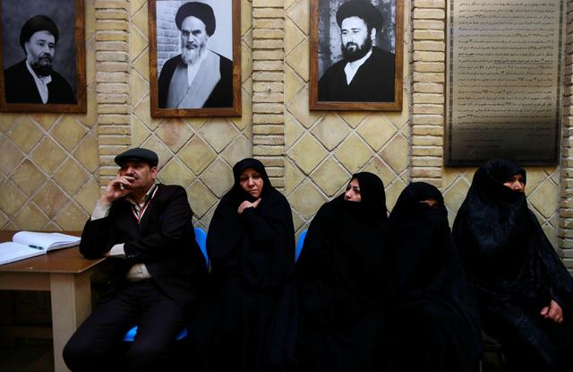 گزارش خبرگزاری رویترز در خصوص محل سکونت امام خمینی در نجف اشرف+ تصاویر گزارش خبرگزاری رویترز در خصوص محل سکونت امام خمینی در نجف اشرف+ تصاویر