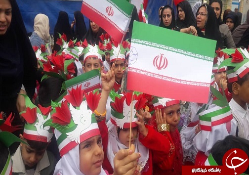 کودکان شوشترب ندای لبیک یا خامنه ای سر دادند+تصاویر