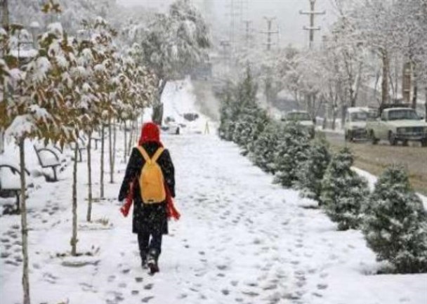 مدارس فیروزکوه تعطیل شد