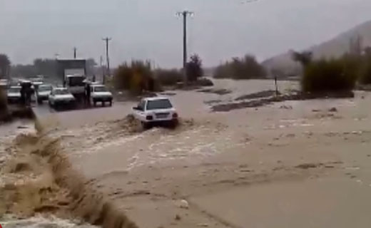 جاری شدن سیل در جاده روستای پاتک بجگان + فیلم