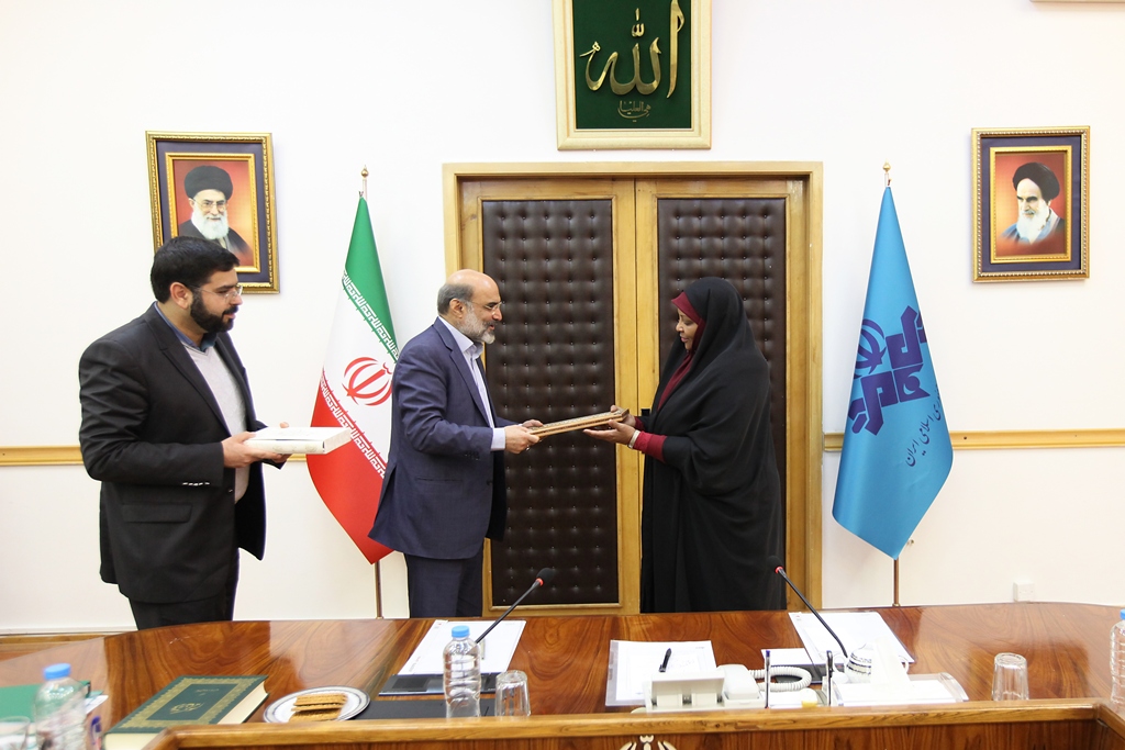 رئیس رسانه ملی: مقاومت و ایستادگی خانم هاشمی نشأت گرفته از فرهنگ غنی انقلاب اسلامی است
