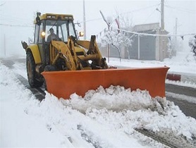 برف روبی ۸۸۰ کیلومتر از جاده‌های استان اصفهان