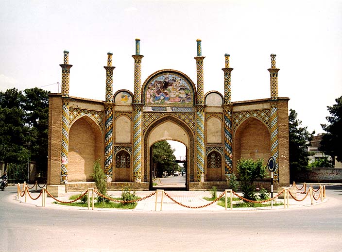 مرگ تدریجی فرهنگ لالایی گفتن تاجان بخشیدن به بناهای تاریخی فرسوده + فیلم