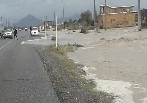 جاری شدن سیل در "میناب" + فیلم
