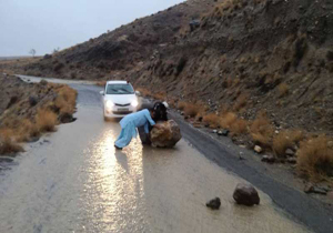 هفت مسیر ارتباطی جنوب سیستان و بلوچستان بسته است/بازگشایی دو محور در جنوب استان