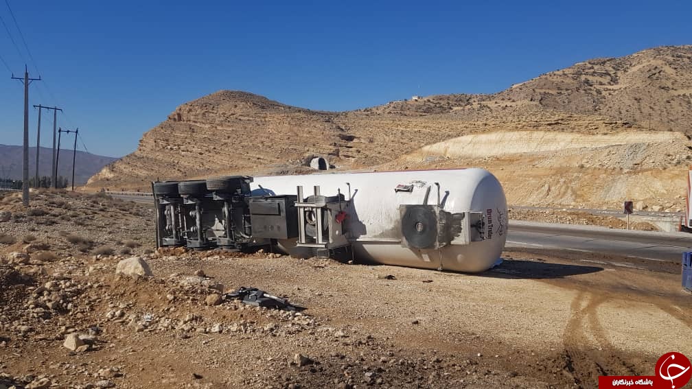 واژگونی تریلی حامل گاز آمونیاک