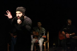 سمفونی گاو در تماشاخانه سیمرغ