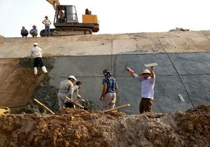 بازسازی شکستگی کانال انتقال آب اهواز