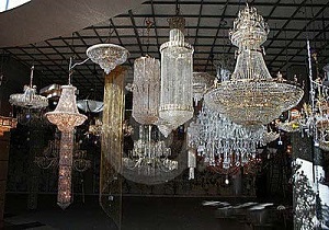 ارزآوری صنف لوستر در گرو تامین مواد اولیه است/ صادرات لوستر به عراق و افغانستان