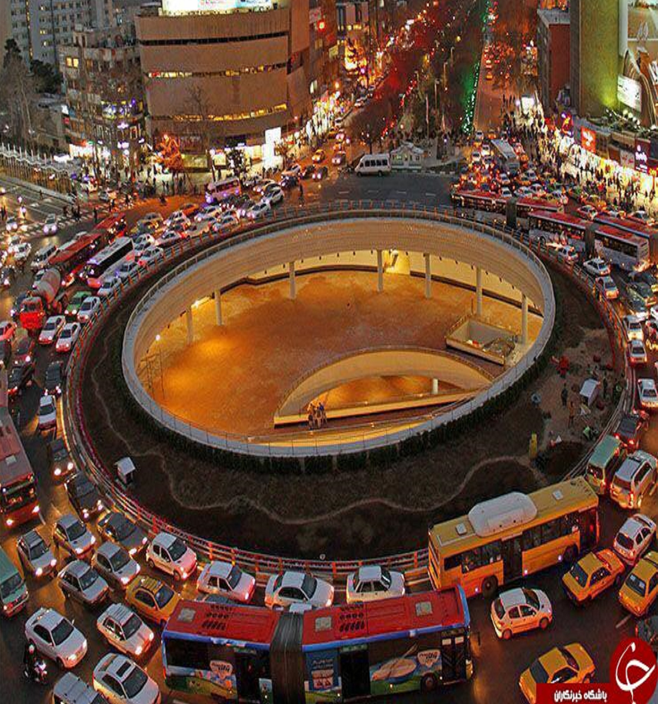 توقف خودرو‌ها در میادین تهران ممنوع می‌شود