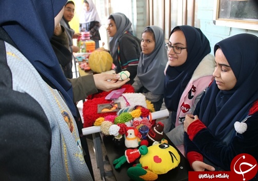 دانش آموزان برای جشنواره خوارزمی دست به کار شدند دانش آموزان برای جشنواره خوارزمی دست به کار شدند