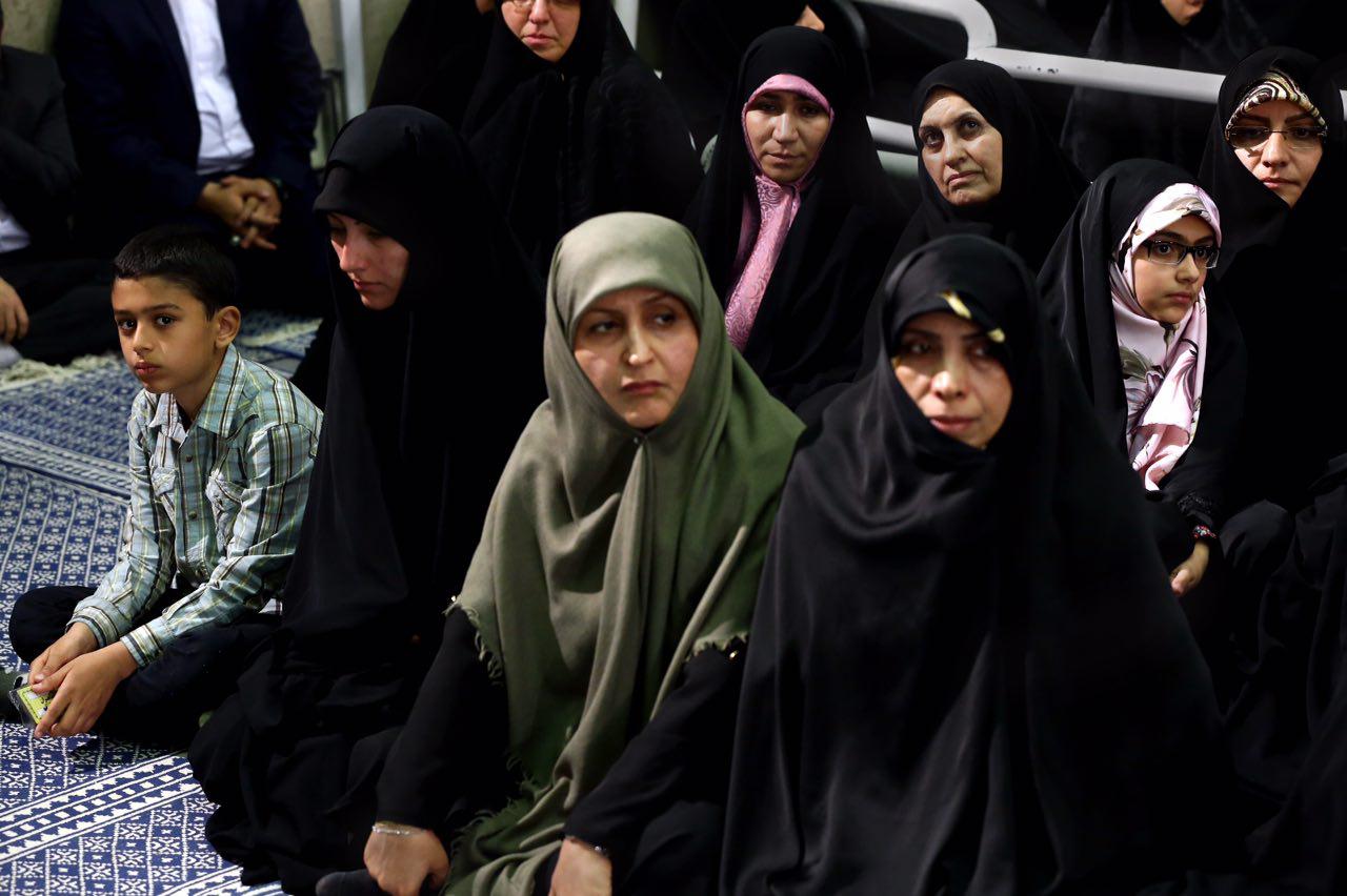 تشکر زنان مبارز انقلابی و همسران شهیدان از مردم برای شرکت در راهپیمایی ۲۲ بهمن