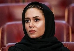 سوگواری جانگداز بر پیکر پاسداران قهرمان خاک وطن در فرودگاه اصفهان + فیلم