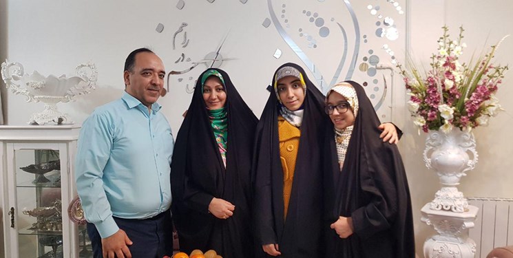 ناگفته&zwnj;های دختری که ۲۲ بهمن لرزه بر اندام ترامپ و رجوی انداخت/ از رجزخوانی به زبان انگلیسی تا آرزوی دیدار با رهبر انقلاب + فیلم