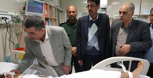 عیادت قائم مقام وزیر بهداشت از مجروحان حادثه تروریستی زاهدان/ ۵ مجروح در بخش مراقبت&zwnj;های ویژه هستند