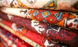 اهدا لوازم منزل به مددجویان زلزله زده قصرشیرین