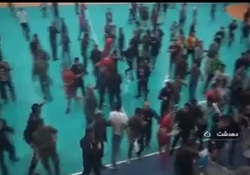 بغض مهدی تاج با دیدن عکس مادرش + فیلم