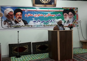 تبیین گام دوم انقلاب توسط امام جمعه طبس/ جمهوری اسلامی نماد پر ابهت ایستادگی در جهان