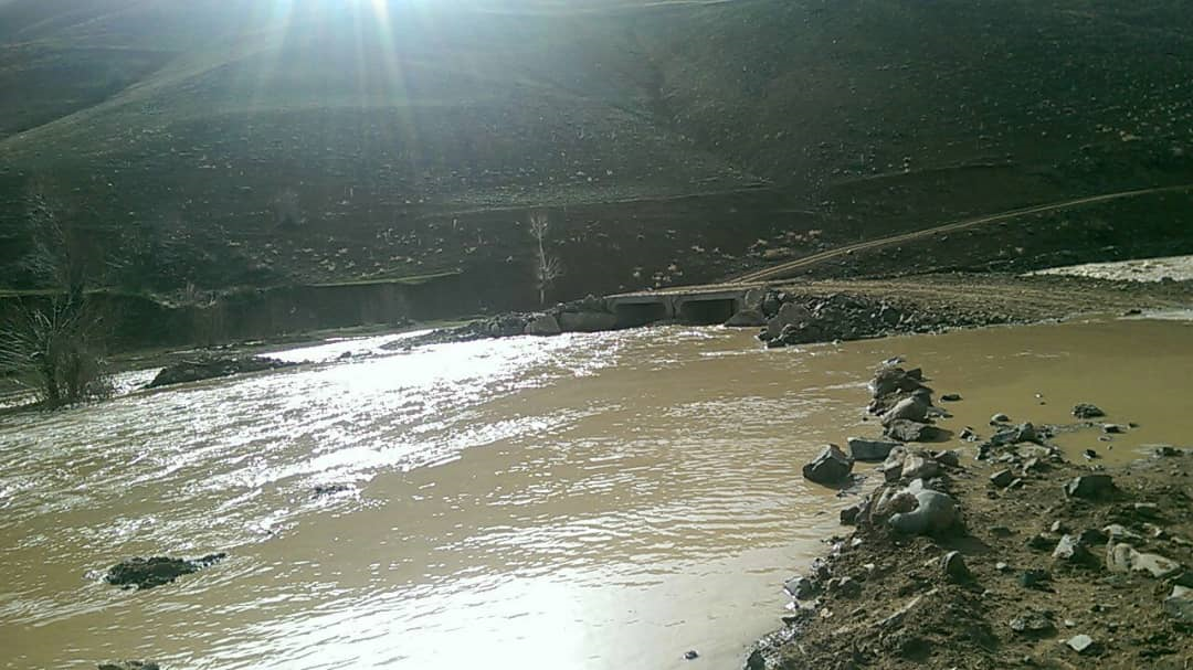 فریاد انسانیت در دل کوه/ تدریس عشق برای مبارزه با جهل در دل کوهستان