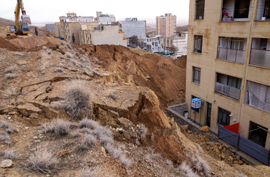 بارندگی باعث رانش زمین در شهرکرد شد+عکس