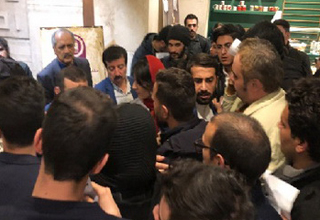از غش&zwnj;کردن بازیگر تا مخاطبانی که با بلیت پشت در ماندند/هرآنچه باید از حواشی عجیب جشنواره تئاتر فجر بدانید