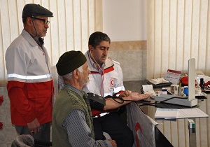 کاروان سلامت هلال احمر شهرستان یزد به روستای خویدک خدمات ارائه داد
