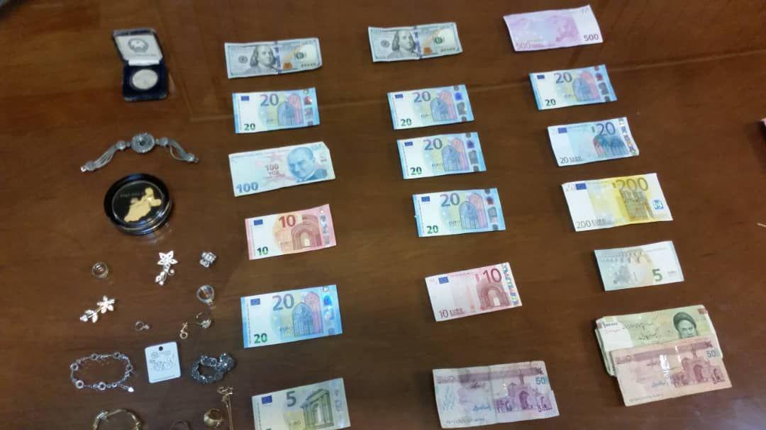 دستگیری سارقان جواهرات و ارز منازل قلهک + عکس