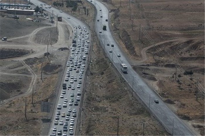 یک محور ارتباطی همچنان مسدود است