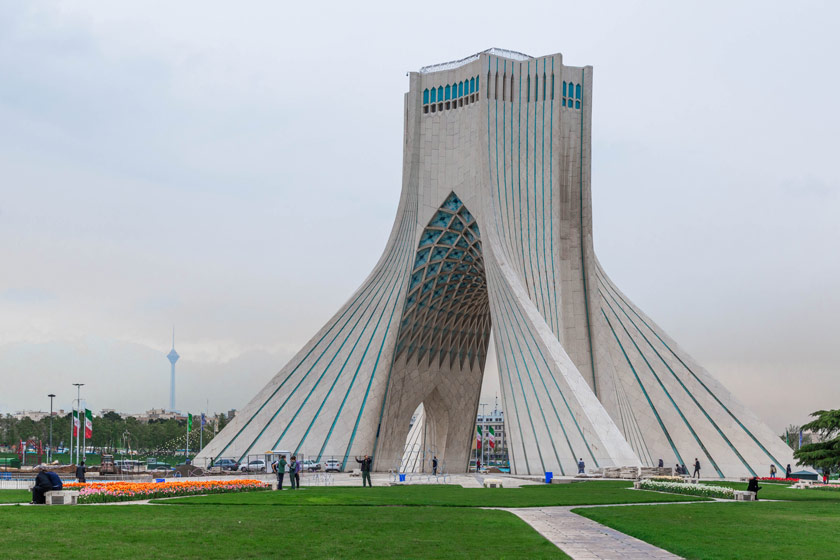 نشست هم اندیشی پیرامون احیای برج آزادی