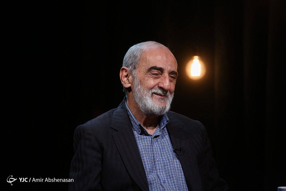 شریعتمداری: یک موی آقای ظریف را با همه تیم&zwnj;های مذاکره کننده ۱+۵ عوض نمی&zwnj;کنیم/&nbsp;اسبِ زین شده را دادیم اما افسار پاره را تحویل گرفتیم/سوال ما از آقایان این است که فنح الفتوح برجام چه شد؟/ چرایی وجود دستگاه آی مک در روزنامه کیهان